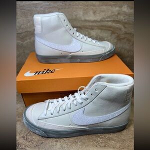Nike Blazer Mid '77 SE Mid Top Summit White Sneaker DV0797-100 Mens Size 9